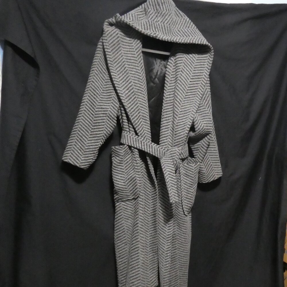 Vintage - Le Chateau | large | Hooded Grey & Black Chevron Full Length Coat